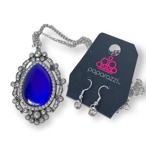 NWT Paparazzi blue cat's eye cabochon necklace and earring set